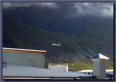 Taking_off_from_Ísafjörður_Airport