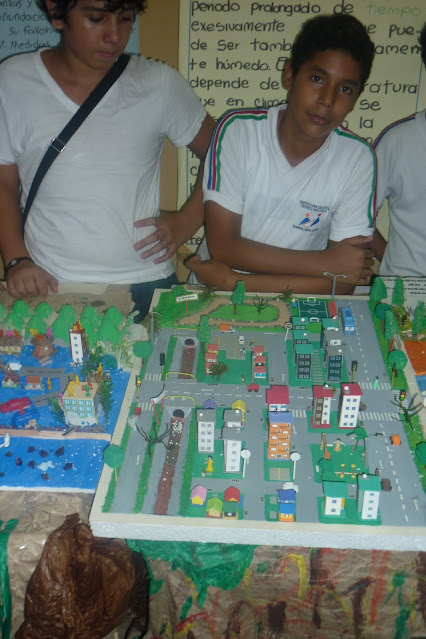 este proyecto fue elaborado en la semana cultural del colegio rafael navia varon