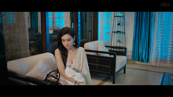 Actress Riya Suman Hot Cleavage In Sexy Saree - Actress Pie Actress Pie