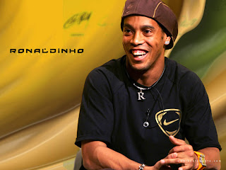 Ronaldinho Ronaldo on Filed Under Ronaldinho Vs Cristiano Ronaldo   Ronaldo De Assis