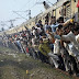 Tren cargado de gente