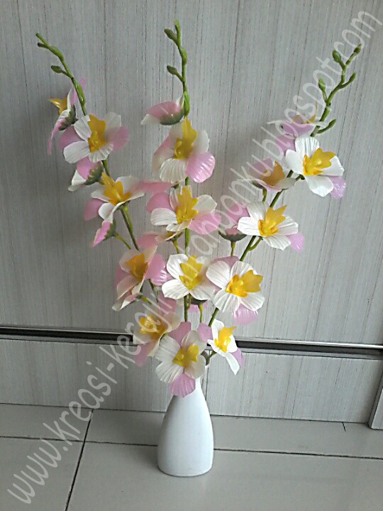 Kreasi Craft Bunga  dari Sedotan