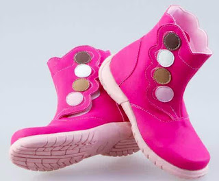 Gambar Sepatu Boots Untuk Anak Perempuan