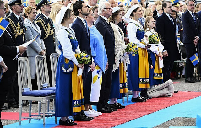Queen Silvia, Crown Princess Victoria, Prince Daniel, Princess Estelle, Prince Oscar, Prince Carl Philip and Princess Sofia