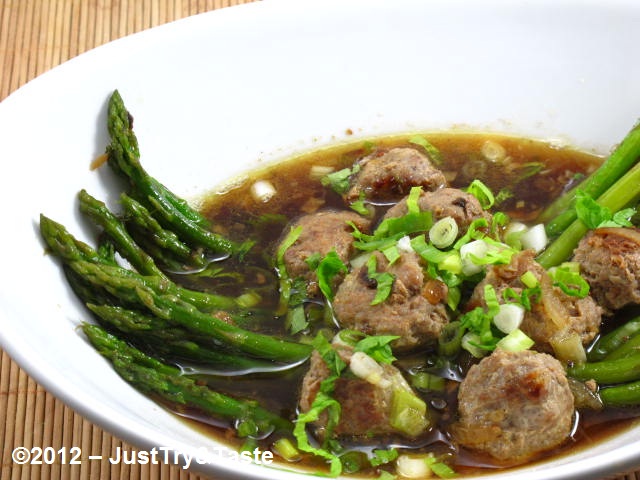 Sup Asparagus dengan Bola-Bola Daging  Just Try & Taste