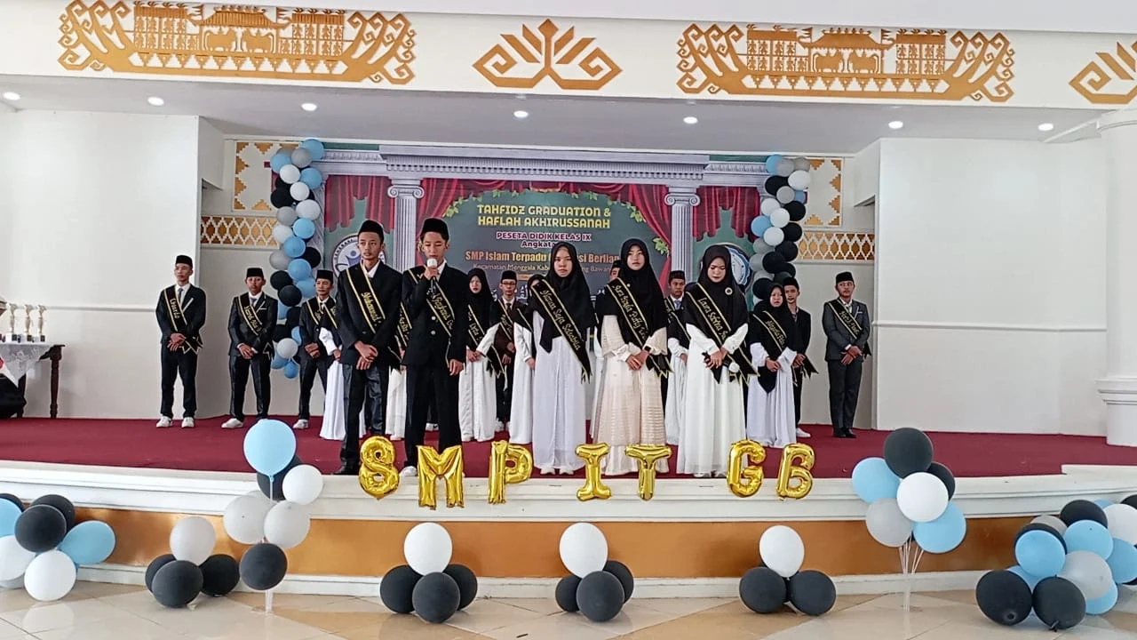 Foto Wisuda Tahfidz Kelas IX SMPIT Generasi Berlian