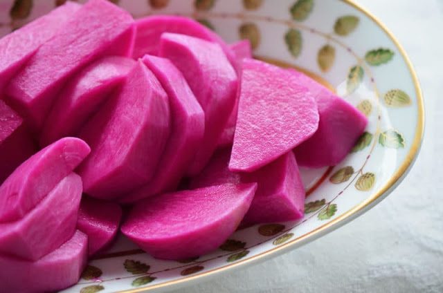 LEBANESE TURNIP PICKLES