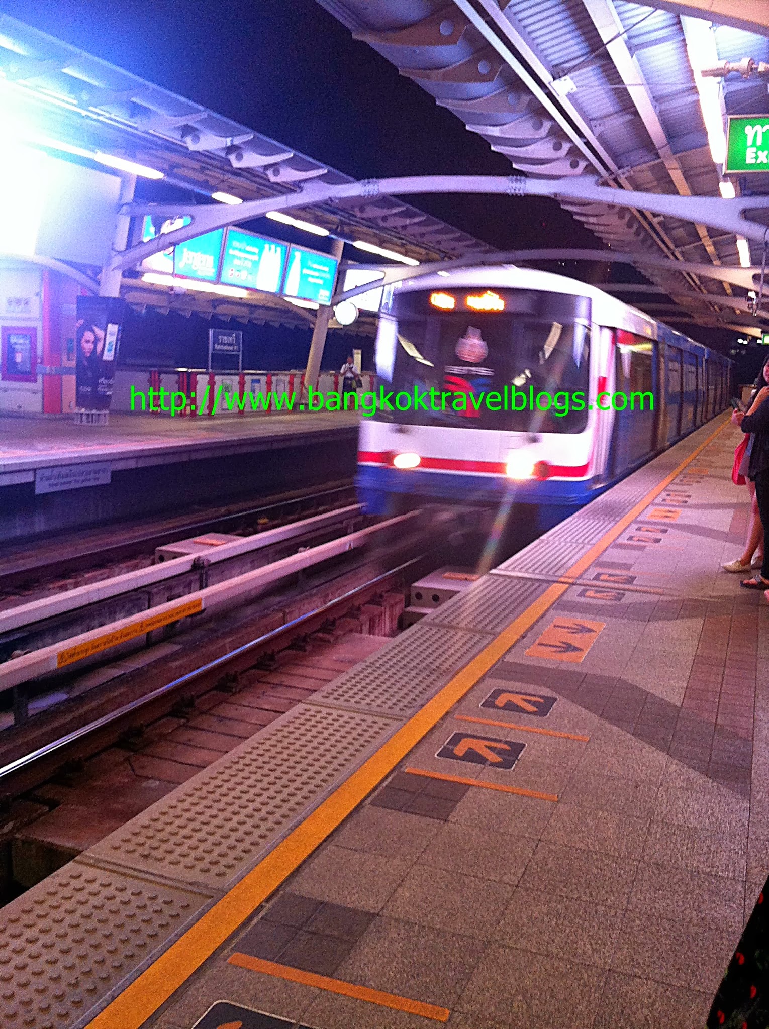 Explore Bangkok One-Day Trip by BTS Sky train