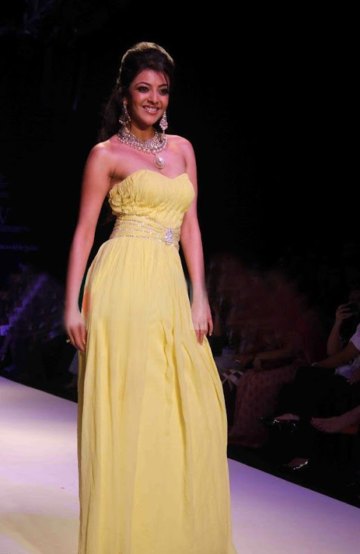 Kajal Agarwal walks on Ramp at India International Jewellery Week  for CVM Exports Show gallery pictures