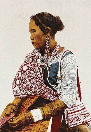 Bagobo woman (National Geographic, 1913, Mario Feir Filipiniana Library)
