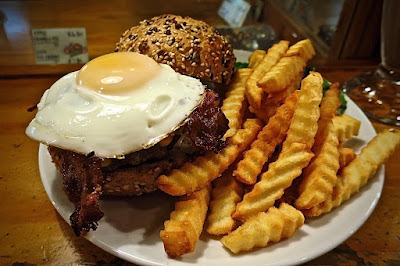 Steeples Deli, burger