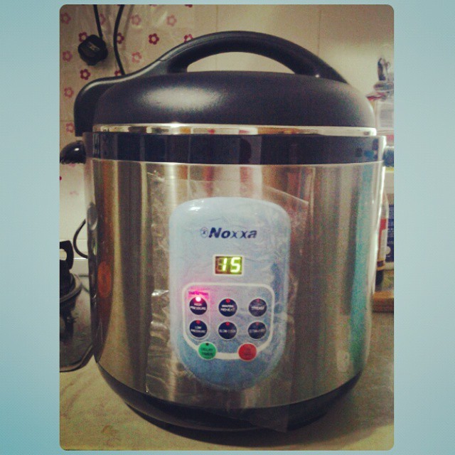 SuperMOM With SuperKIDS: Hi! NOXXA Preasure Cooker