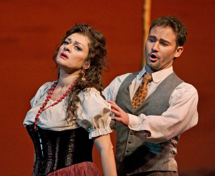 IN MEMORIAM: Italian soprano DANIELA DESSÌ (1957 - 2016) as Nedda, with baritone Mariusz Kwiecień as Silvio, in Ruggero Leoncavallo's PAGLIACCI at The Metropolitan Opera, 2004 [Photo by Ken Howard, © by The Metropolitan Opera]