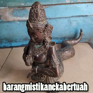 Patung Dewi Blorong Kuno
