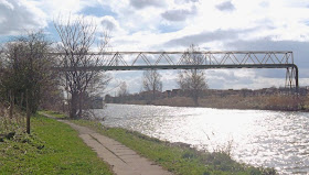 Pipeline over the River Ancholme in Brigg - picture on Nigel Fisher's Brigg Blog