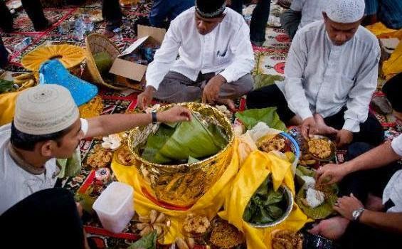 Kebiasaan dan Adat Istiadat Custom Dalam Kehidupan 