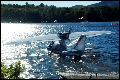 Seaplane fly in 069