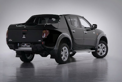 mitsubishi-triton-tmr-back