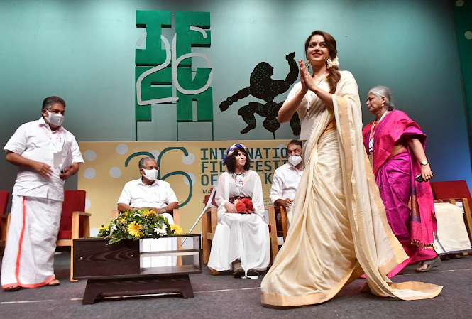 അപ്രതീക്ഷിത അതിഥിയായി ഭാവന.  26 ആം IFFKയ്ക്ക് വർണാഭമായ തുടക്കം | Actress Bhavana as an unexpected guest. Colorful start to the 26th IFFK