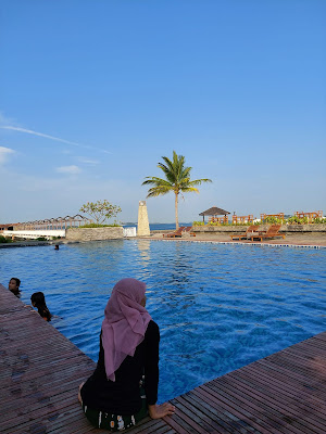 Kolam Renang KTM Resort