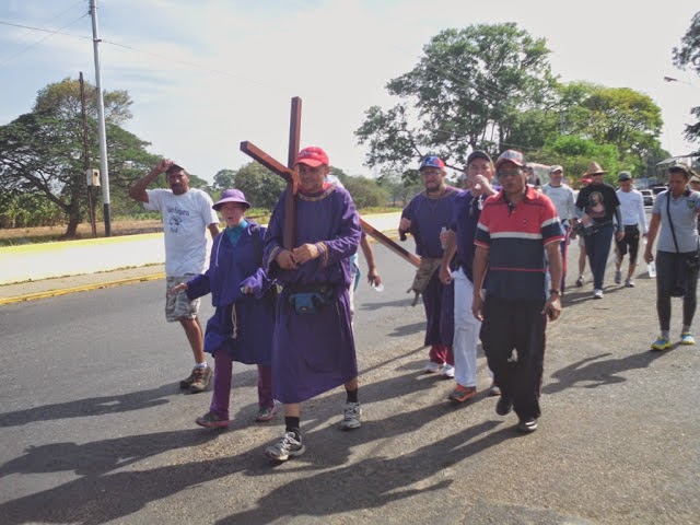 Partiò este lunes la “Caminata por la Fe” rumbo al Santuario Nazareno de Achaguas por 17 años consecutivos.