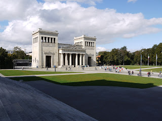 München Marathon vor den Propyläen