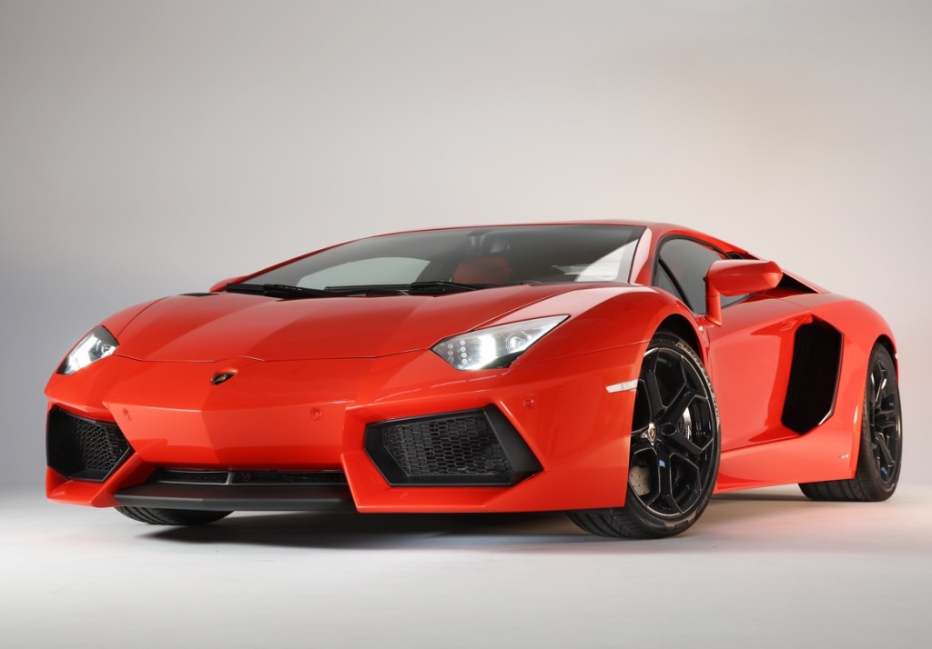 it's the new bull Lamborghini aventador with the new refined engine 65