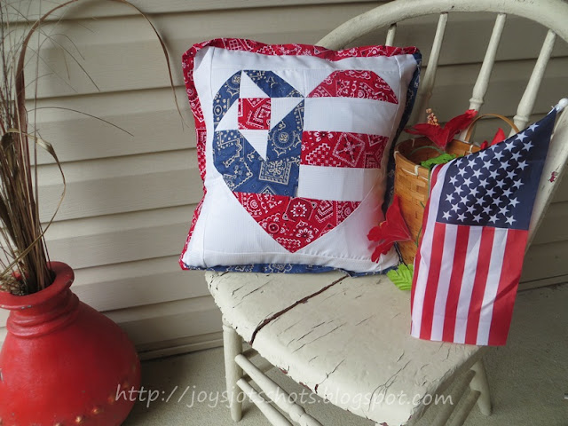 https://joysjotsshots.blogspot.com/2013/07/old-glory-star-pillow.html