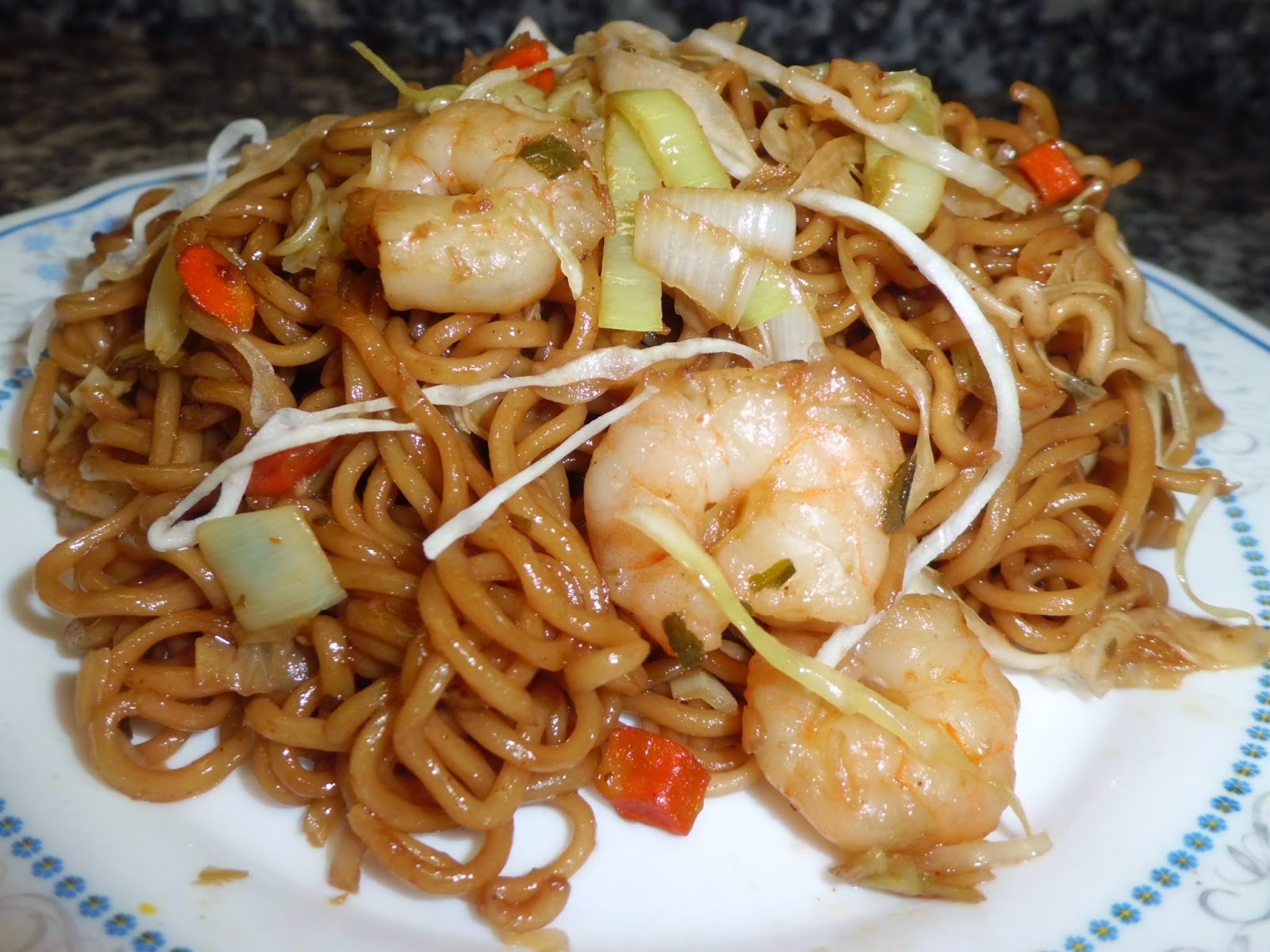 http://cocinartesano.blogspot.com.es/2014/02/tallarines-chinos-con-gambas.html?m=0