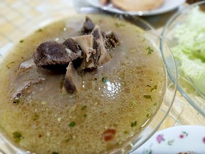 Menu Ramadan Hari Ke 22 : Nasi Putih Dengan Sup Tulang