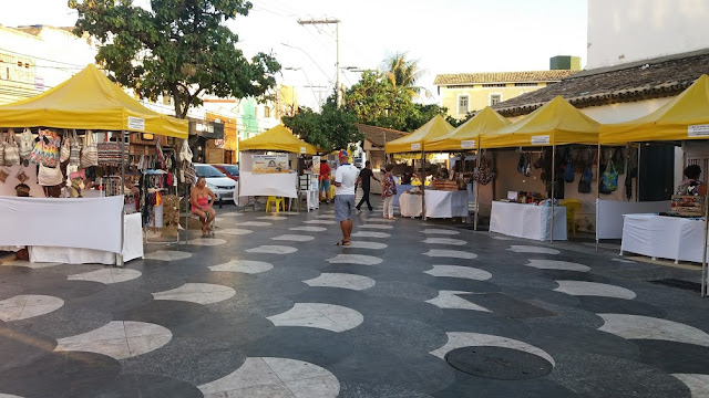 Batata rösti e Delicias na Chapa na Feirinha do Largo de Santana, no Rio Vermelho