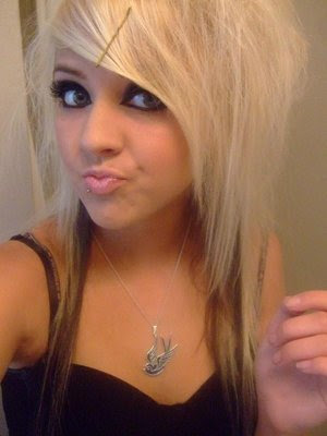 2010 Blonde Emo Hairstyles for Emo Girls Cute Emo Girl Hairstyle for Winter