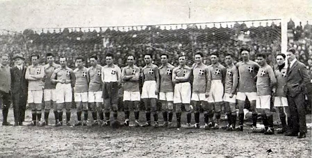 SELECCIÓN DE ITALIA. Temporada 1923-24. Sin ordenar: Giovanni De Prà, Virginio Rosetta, De Vecchi,  Ottavio Barbieri, Luigi Burlando, Leale, Leopoldo Conti, Cevenini III, Catto, Adolfo Baloncieri, Borello, Brancolini, Calligaris, Fayeux, Ardissone, Rosso; seleccionador: Vittorio Pozzo. SELECCIÓN DE ITALIA 0 SELECCIÓN DE ESPAÑA 0 Domingo 09/03/1924, 15:15 horas. Partido internacional amistoso. Milán, Italia, estadio Via Lombardo: 20.000 espectadores. GOLES: No hubo.