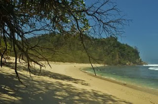 Pantai Ngalur