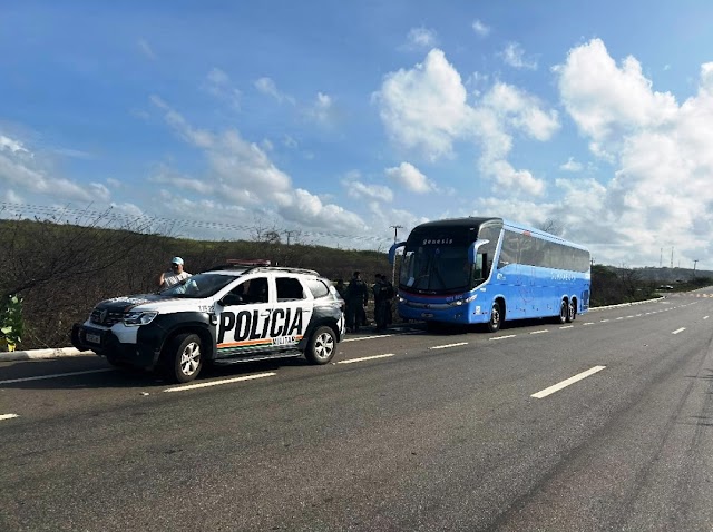 Casal suspeito de realizar vários furtos em Parnaíba é preso dentro de ônibus no Ceará 