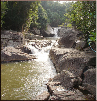 Than Sadet waterfall Park