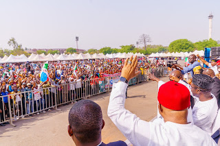 Governor of Imo State, Hope Uzodimma, waves to "ndi-imo" in gratitude for their massive support to the ruling All Progressives Congress (APC) in the just concluded 2023 State House of Assembly election in Imo State