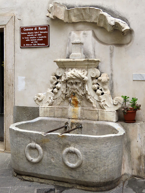 Fountain of Alberico I Cybo-Malaspina, Via San Martino, Massa