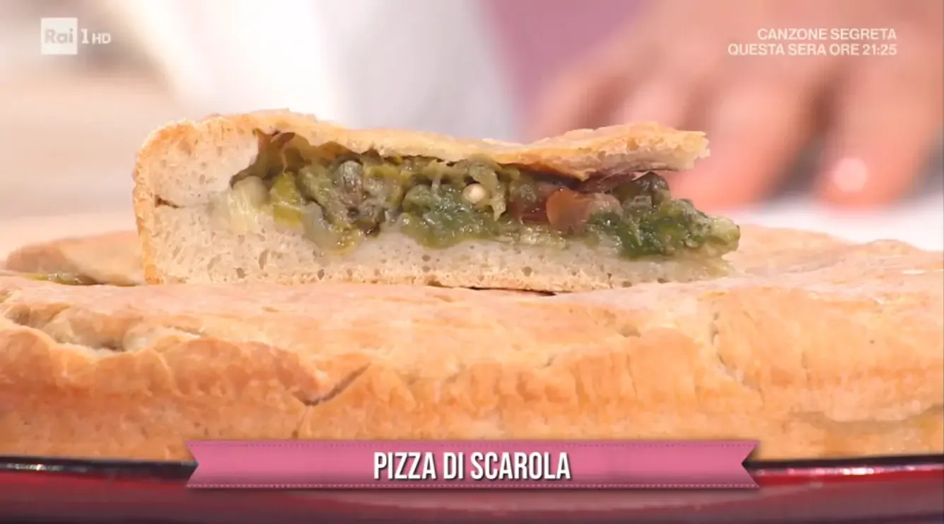 Pizza di scarola al forno
