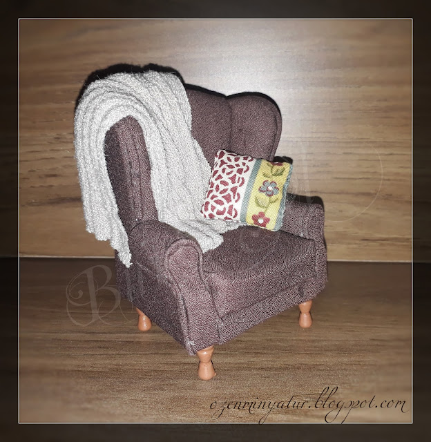 miniature armchair 