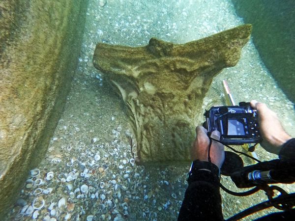 Καταιγίδες αποκαλύπτουν πολύτιμο φορτίο μαρμάρου από ναυάγιο 1.800 ετών στη Μεσόγειο