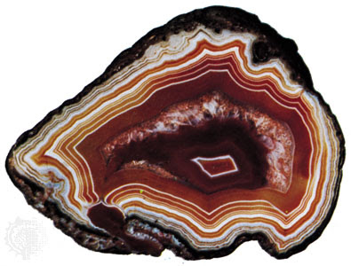 Agat adalah salah satu varian dari kalsedon. Batu permata ini dicirikan dengan pola khas susunan warna  konsentris
