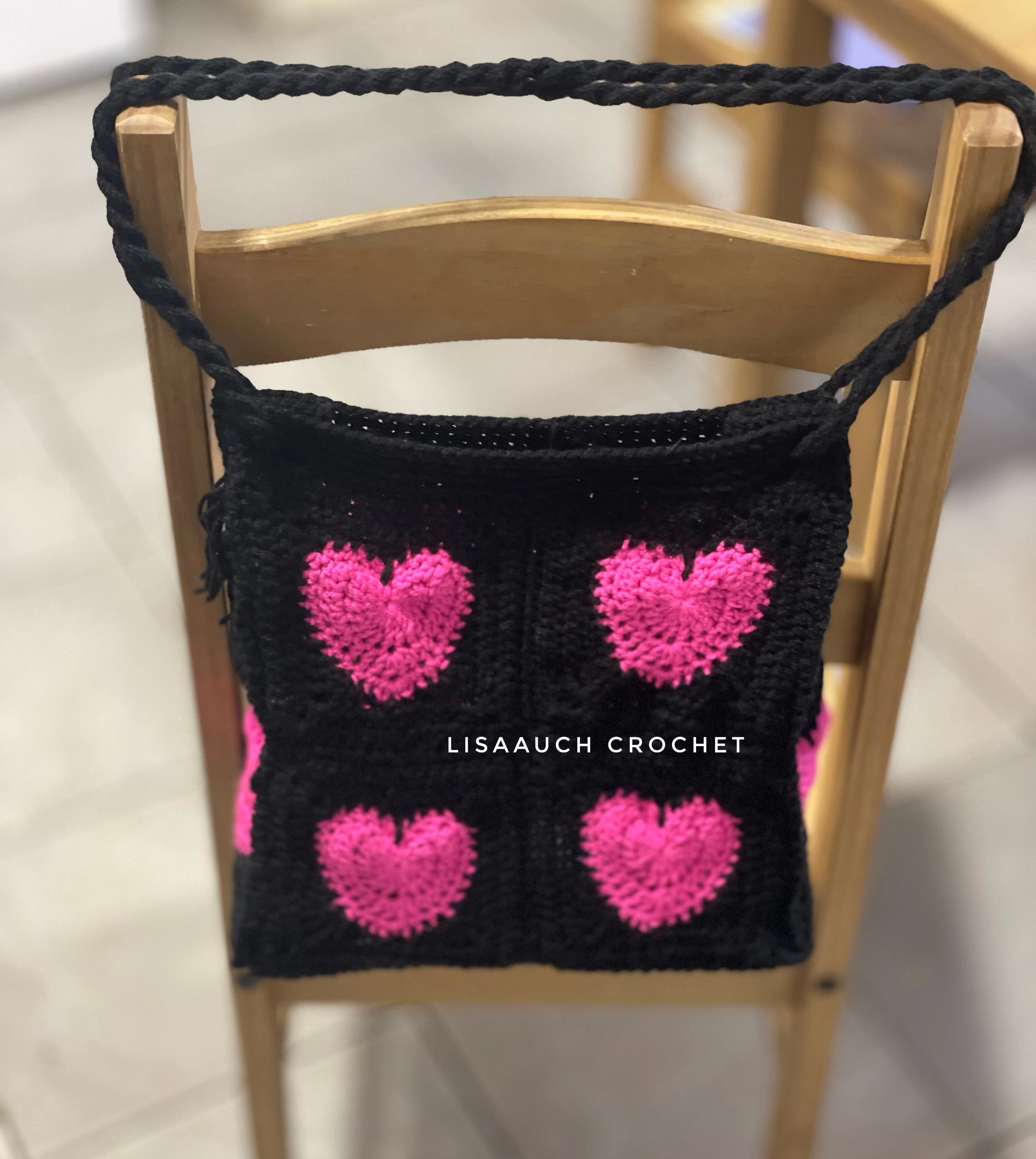 How to crochet bag from granny heart squares