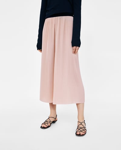 https://www.zara.com/lu/fr/pantalon-pliss%C3%A9-p04387021.html?v1=5967001&v2=719022