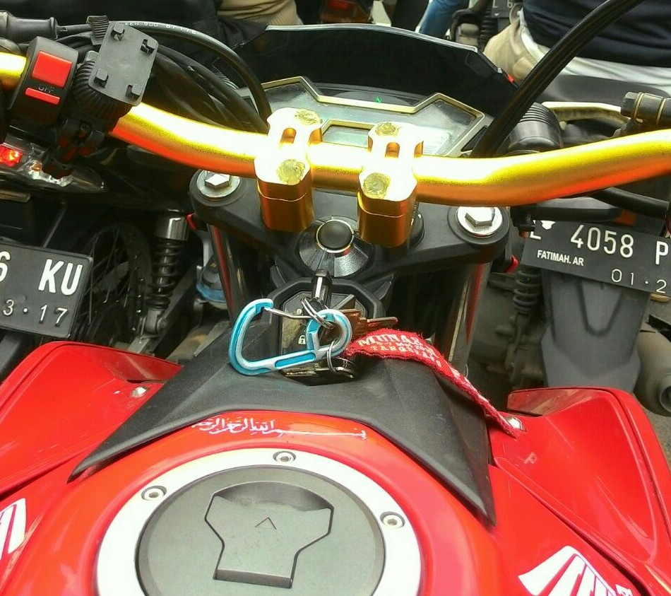 MODIFIKASI STANG MOTOR CB150R VERSI KCS KOMUNITAS CB150R SURABAYA