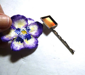 Beautiful pansy hairpin