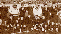 Selección de ESPAÑA - Temporada 1929-30 - Quincoces, Zamora, Martí, Guzmán, Guillermo Eizaguirre, Gaspar Rubio, Ciriaco; Sastre, Piera, Padrón, Bosch y Obiols - ESPAÑA 1 (Sastre), CHECOSLOVAQUIA 0 - 01/01/1930 - Partido amistoso - Barcelona, campo de Montjuich - Alineación: Zamora; Ciriaco, Quincoces; Martí, Guzmán, Obiols; Piera, Sastre, Gaspar Rubio, Padrón y Bosch - La tercera foto está dada la vuelta de derecha a izquierda