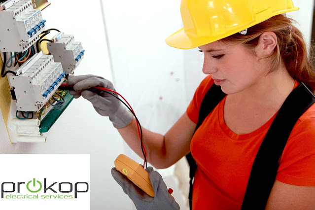 How Are Electricians Adapting to Technological Advancements in the Field?