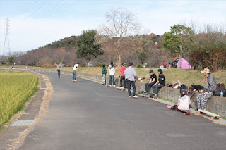 ペニーもカーバーもオールドスクールもロンスケも楽しめる農道