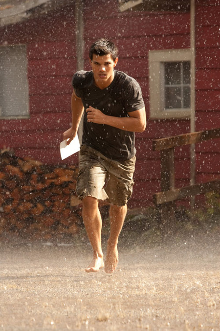 Jacob Black running after receiving Bella and Edward's wedding invitation